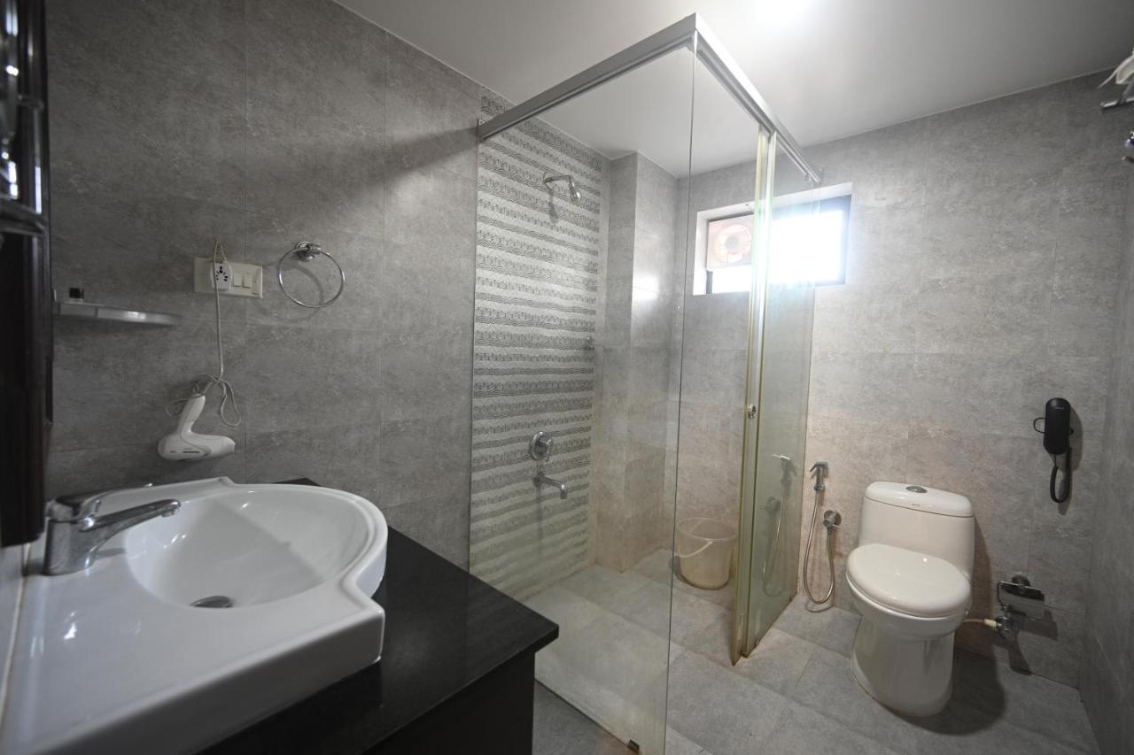 Hotel Bhagavath Gardens Chengannur Esterno foto