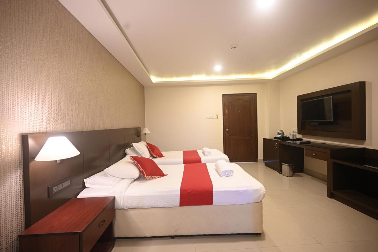 Hotel Bhagavath Gardens Chengannur Esterno foto