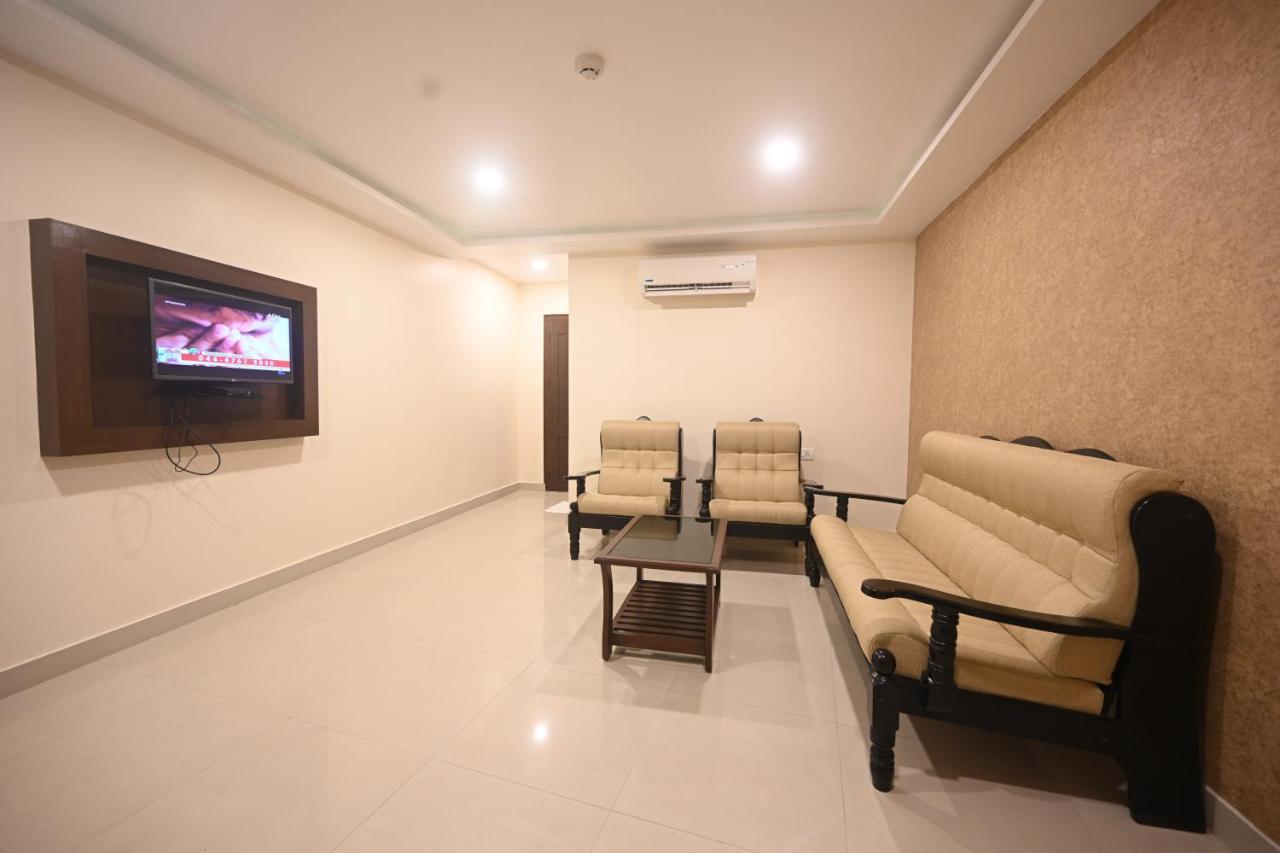 Hotel Bhagavath Gardens Chengannur Esterno foto