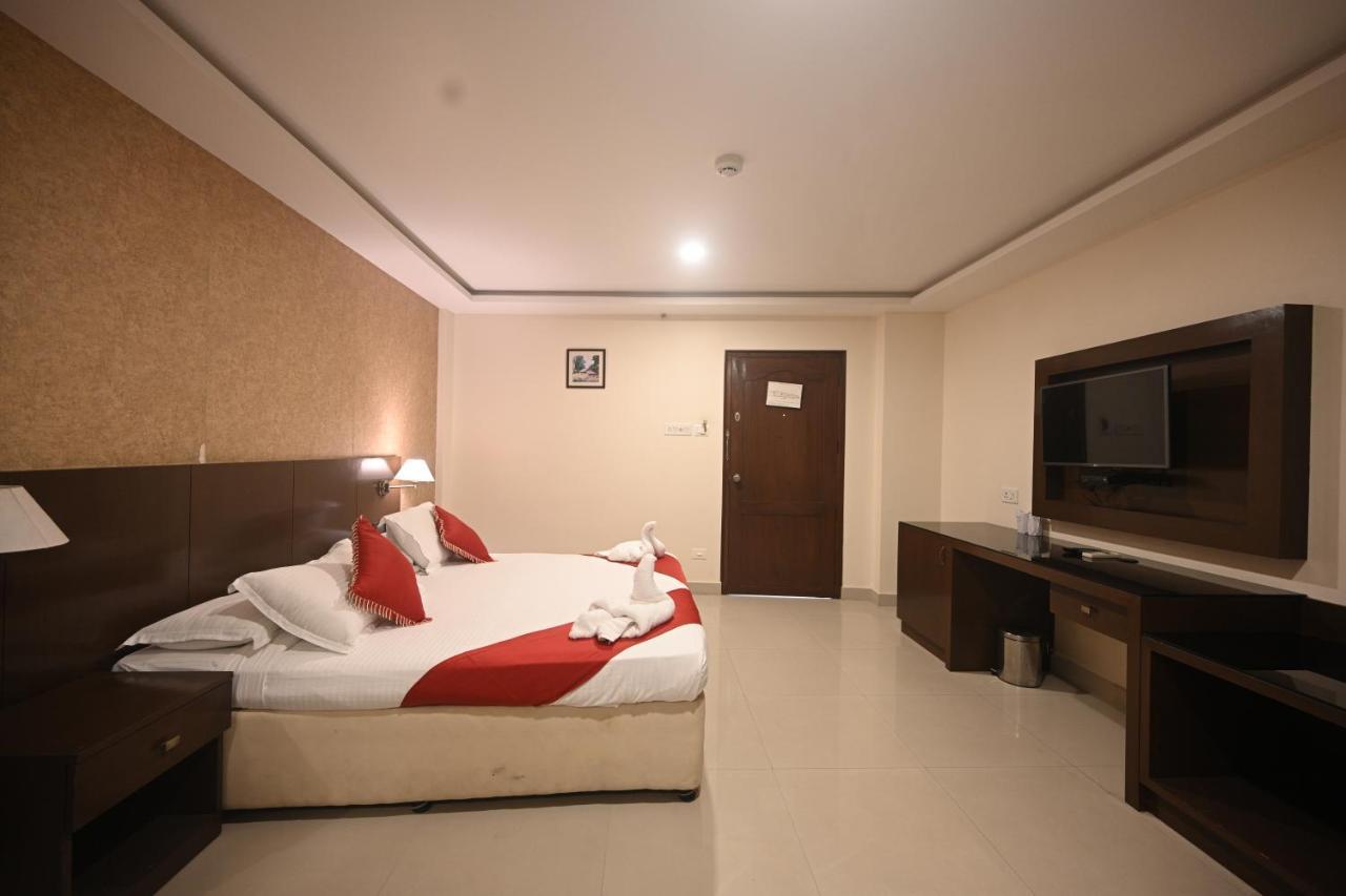 Hotel Bhagavath Gardens Chengannur Esterno foto
