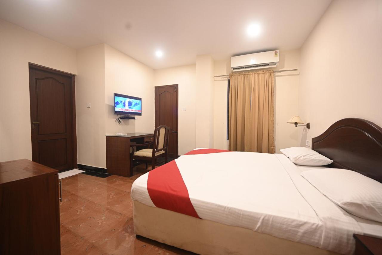 Hotel Bhagavath Gardens Chengannur Esterno foto