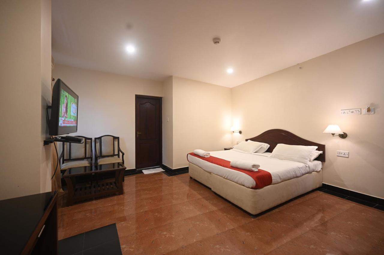 Hotel Bhagavath Gardens Chengannur Esterno foto