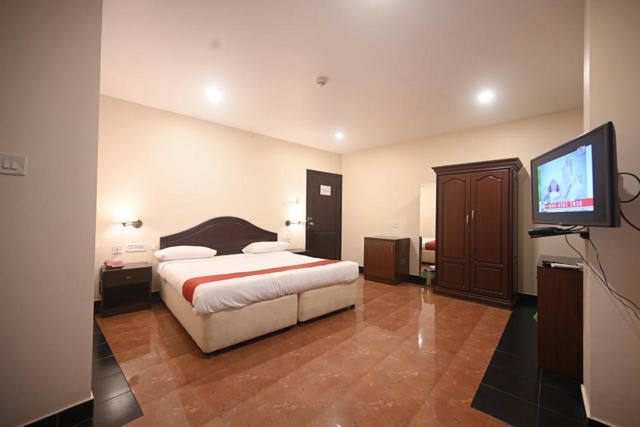 Hotel Bhagavath Gardens Chengannur Esterno foto