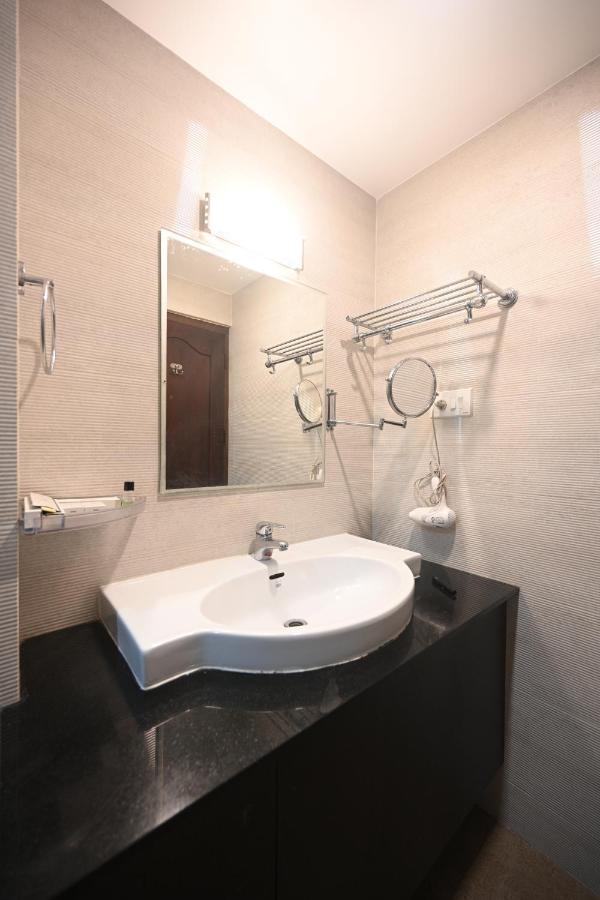 Hotel Bhagavath Gardens Chengannur Esterno foto