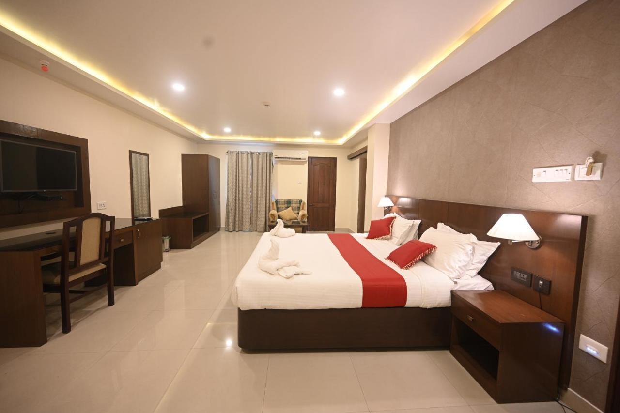 Hotel Bhagavath Gardens Chengannur Esterno foto
